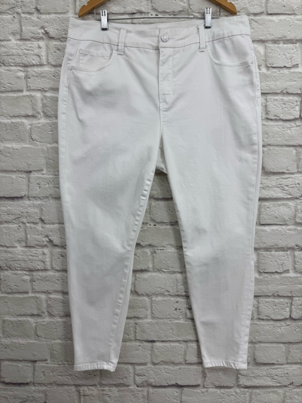 Melissa McCarthy Seven7 Pencil Pants White Size 20 Slimming Stretch Classic